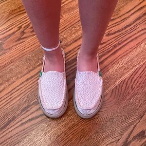 Sanuk women’s size 6 shoes